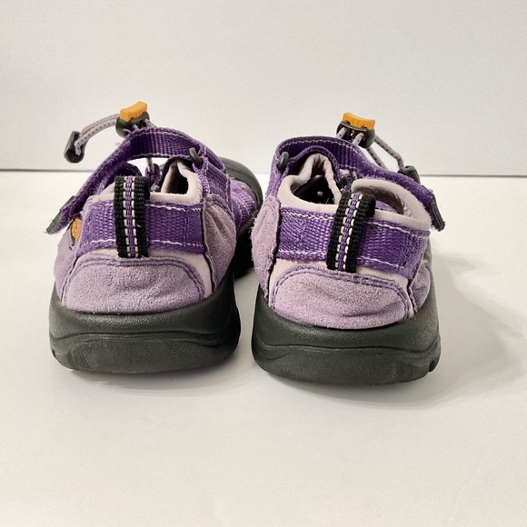 KEEN Purple Girl US 13 Waterproof Hiking Sandals Closed-Toe Easy-on Bungee Cinch - Picture 3 of 5